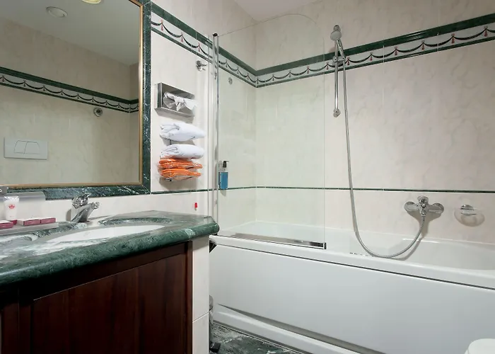 Grand Gianicolo Otel 4*